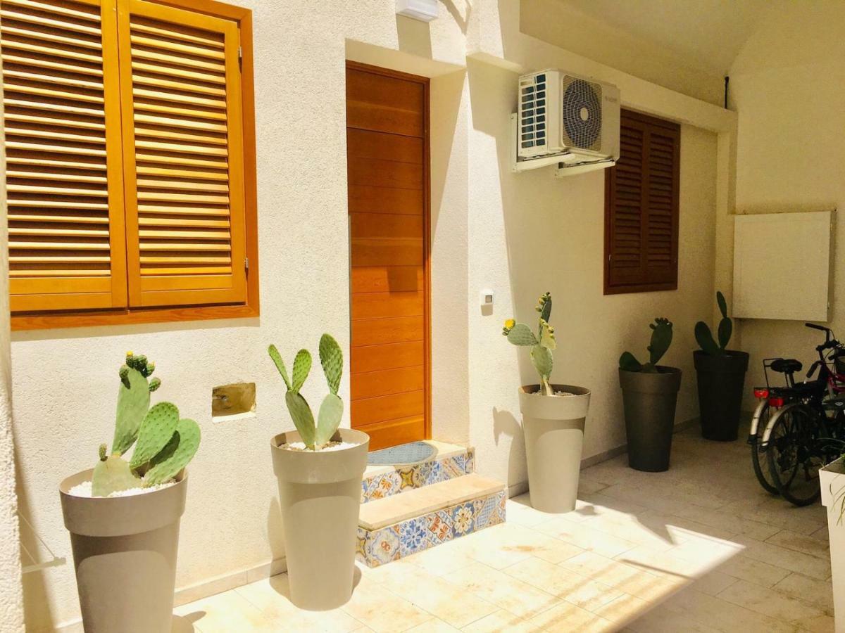 Egusa73 Ilha de Favignana Exterior foto